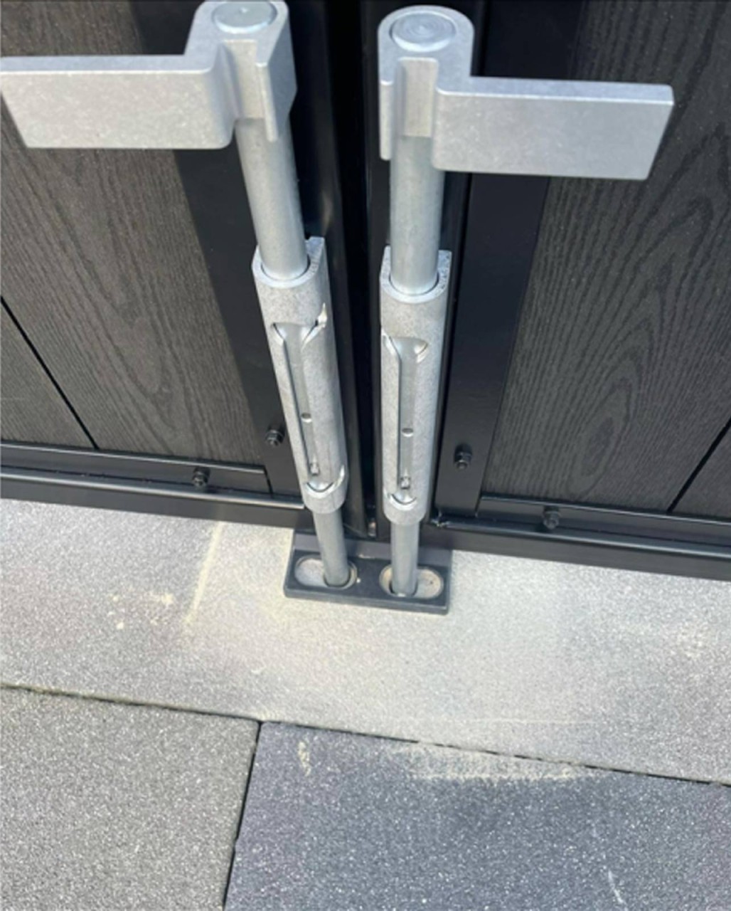 Locinox Bodenriegel für 2-flg. Tor