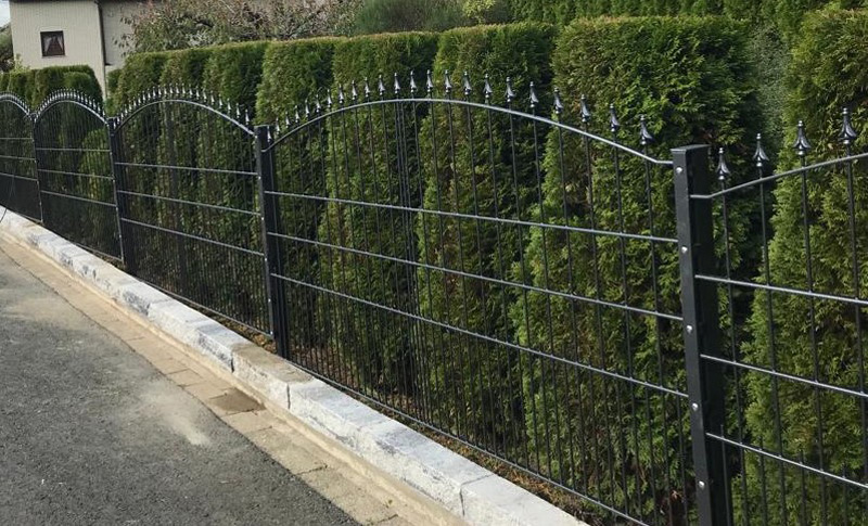 Schmuckzaun Oberbogen und Spitze 