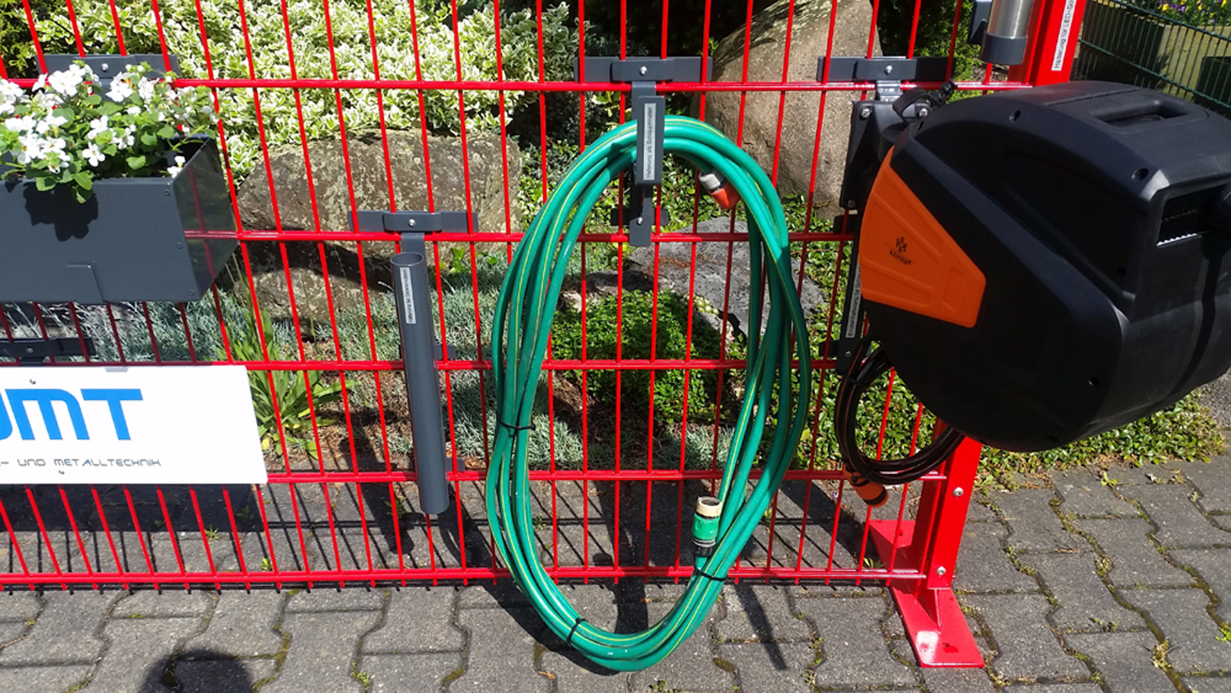 Eindrehhalterung Schlauchhalter