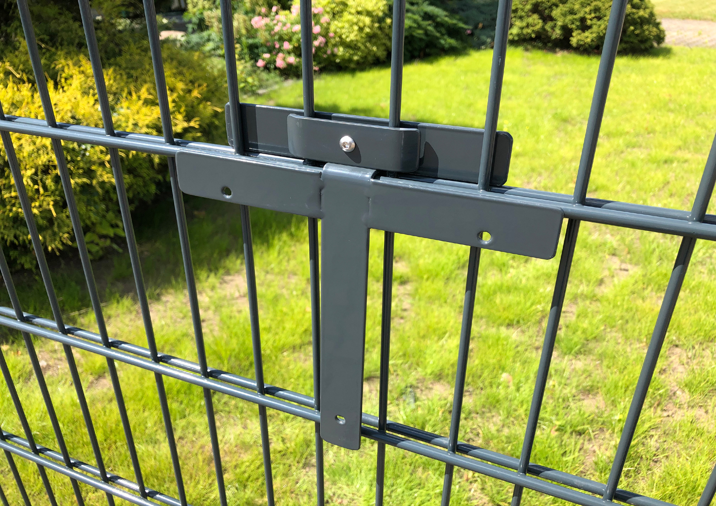 Eindrehhalterung inkl. Prospekthalter DIN A4